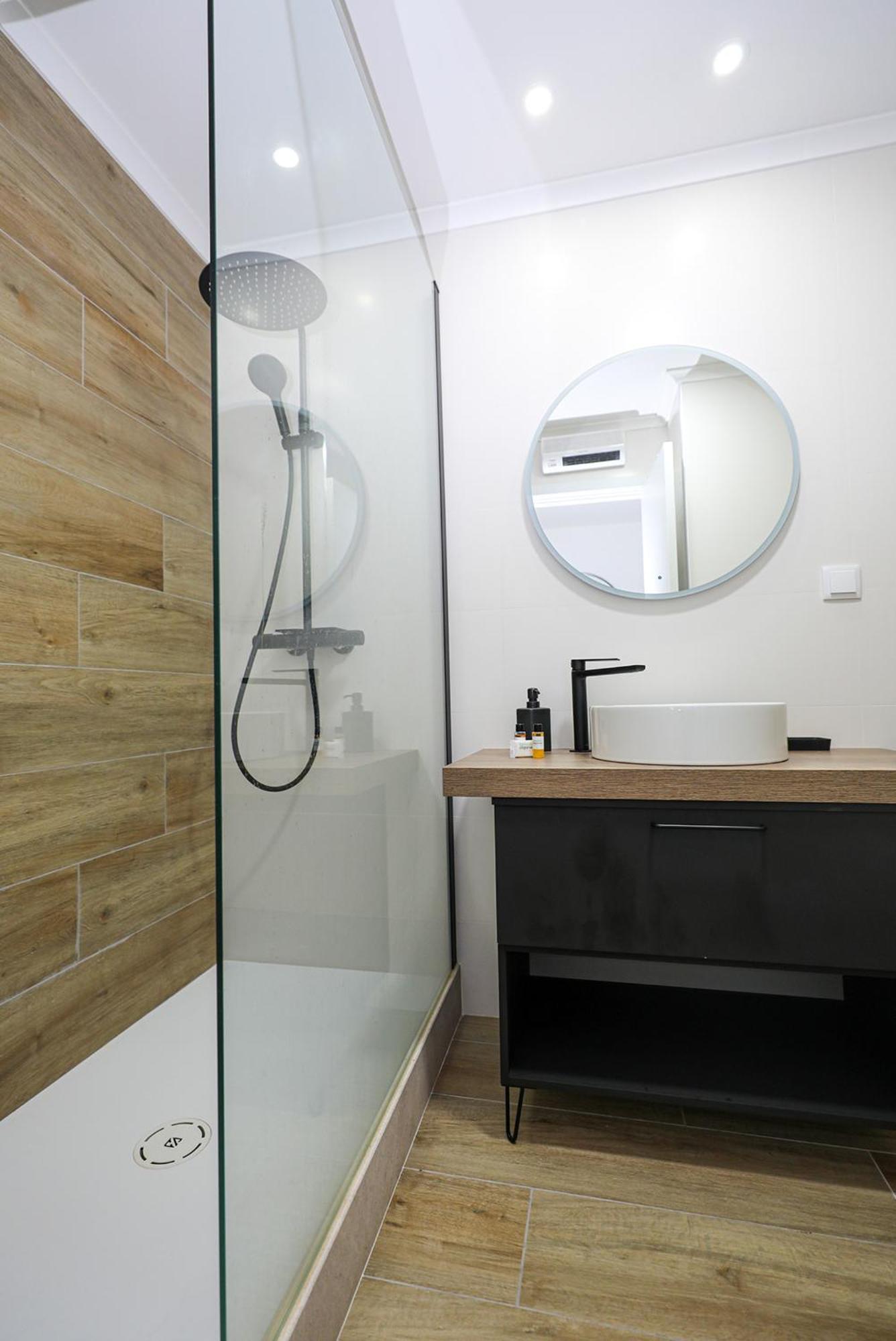 B11 - Beach Way Apartment Lagos Exterior photo