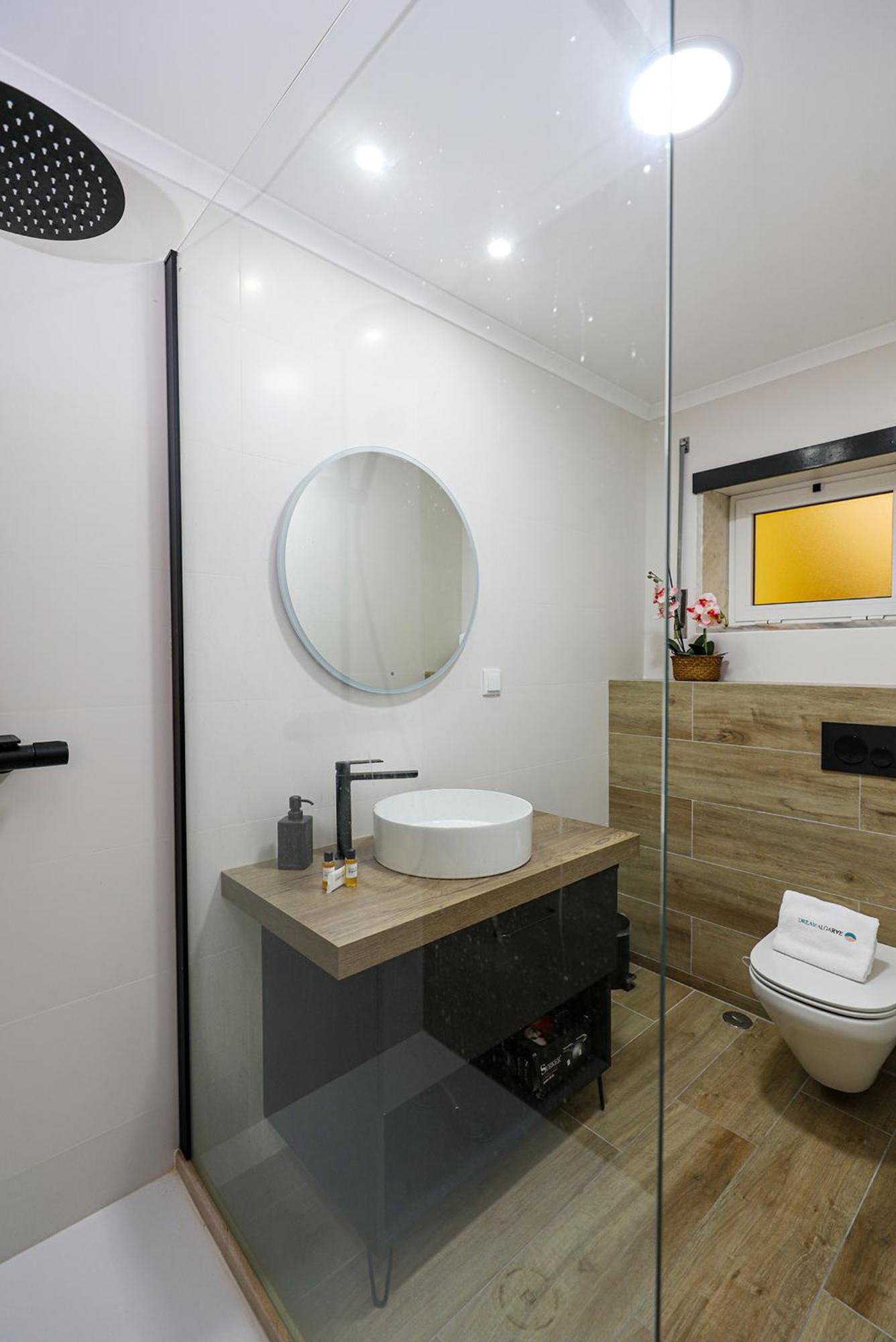 B11 - Beach Way Apartment Lagos Exterior photo
